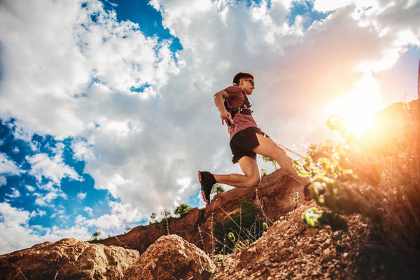 メリノウールが山を愛する人々に愛用される理由 ～登山家とトレイルランナーが選ぶ機能性素材～